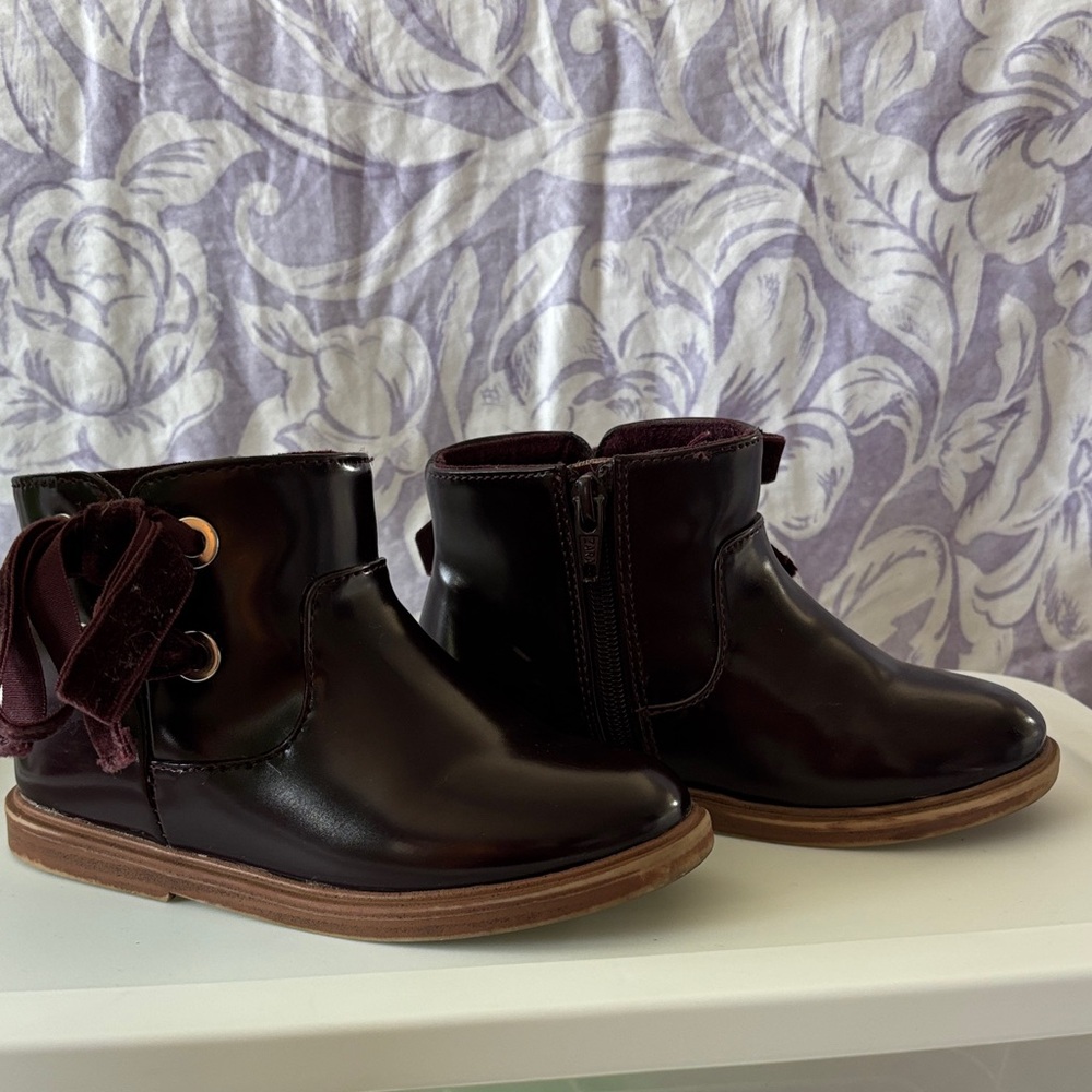 Zara baby kids Burgundy shiny Ankle Boots US size 7 (EU 23)